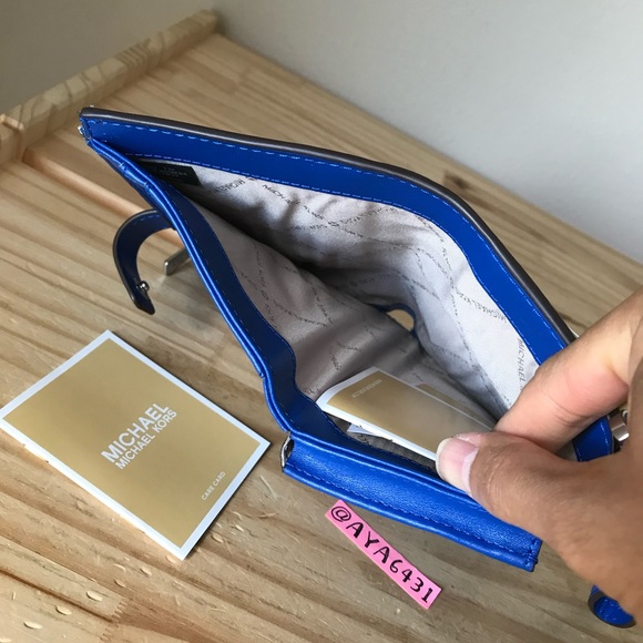 Michael Kors wallet🎈🎈 - Picture 5 of 7